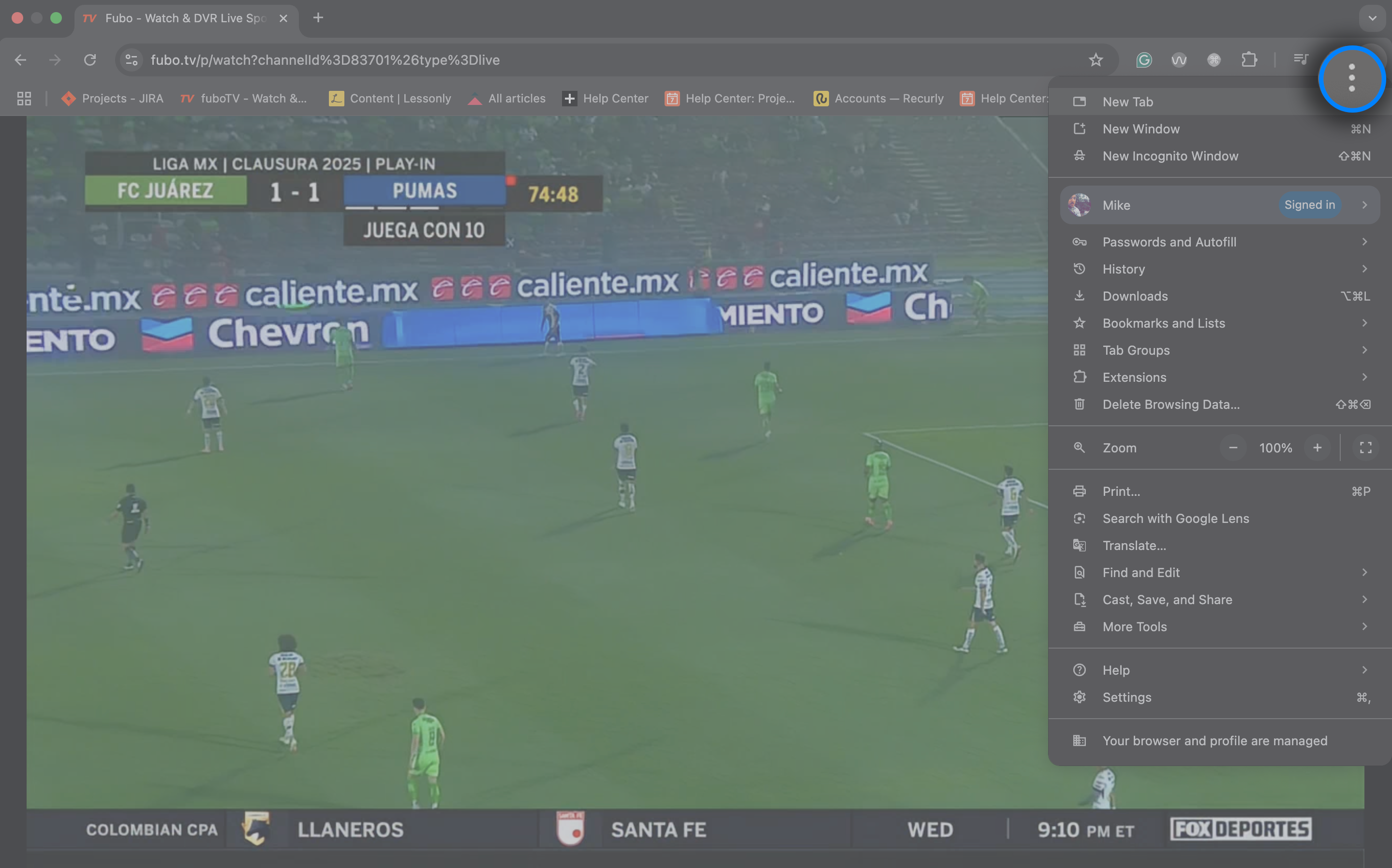 FuboTV en un navegador Google Chrome con el menú de opciones representado por tres puntos verticales resaltado en la esquina superior derecha